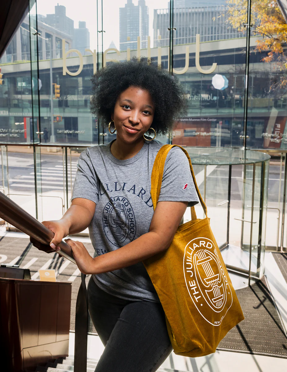 T-Shirt: Juilliard Retro Seal ADULT - Image 5